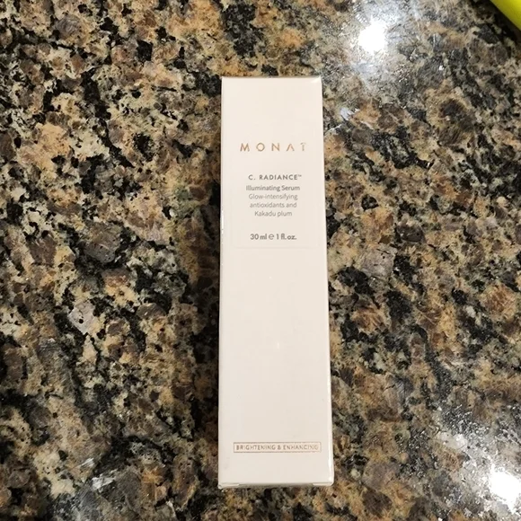 Monat C. Radiance Illuminating Serum - Picture 2 of 2